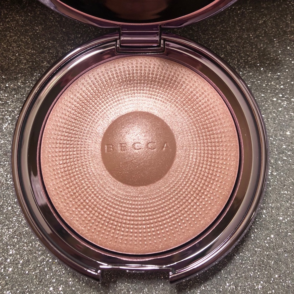 BNIB! LE! BECCA Luster Glow Powder in PURE PEARL
